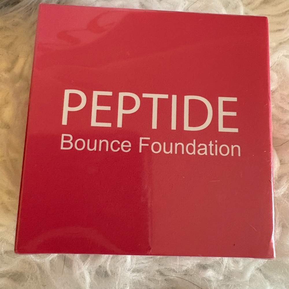 Peptide Bounce Foundation - Vibrant Red